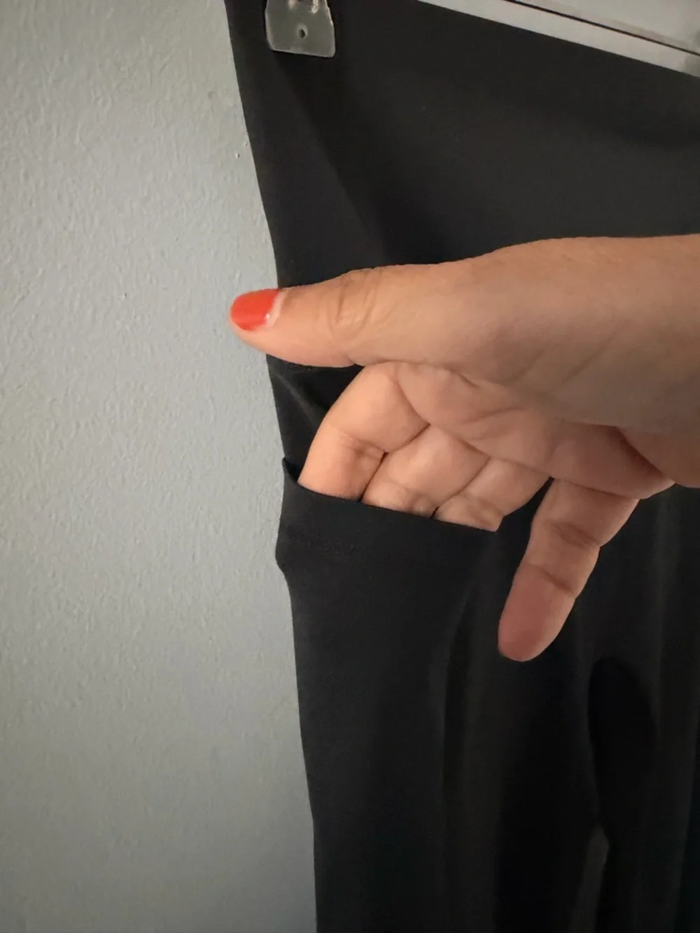 HALARA Black Leggings with Side Pocket - Picture 3 of 6